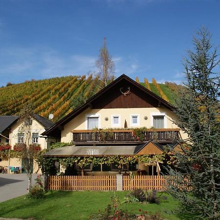 Weingut Lieschnegg Hotel Лейтшах Екстериор снимка