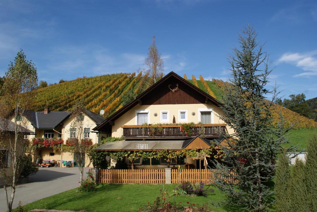 Weingut Lieschnegg Hotel Лейтшах Екстериор снимка