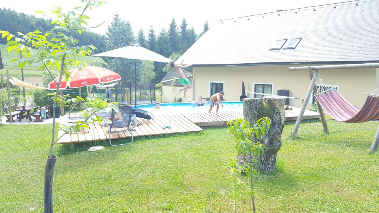 Weingut Lieschnegg Hotel Лейтшах Екстериор снимка