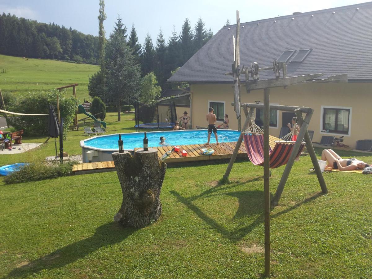 Weingut Lieschnegg Hotel Лейтшах Екстериор снимка